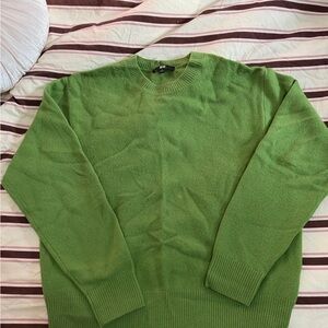 Uniqlo Women's Green Crewneck Sweater